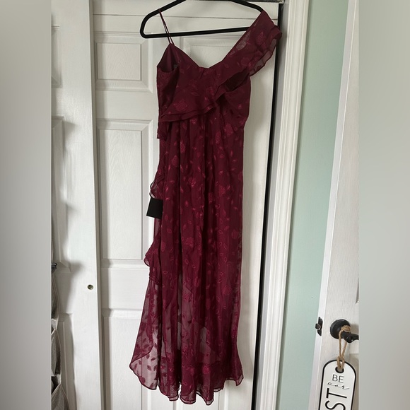 Lulu's | Dresses | Lulus Wedding Guest Dress | Poshmark